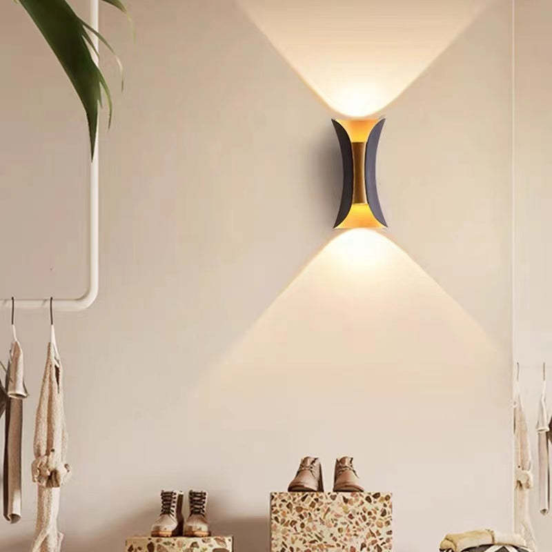 Noxel Curved Outdoor Wall Mounted Led Lamp - Neutral Decor